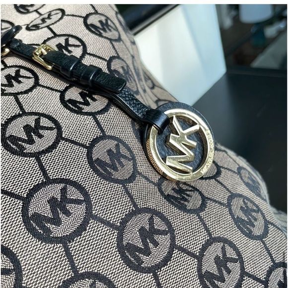 Michael Kors genuine leather canvas, signature large tote bag shoulder handbag - Picture 7 of 8